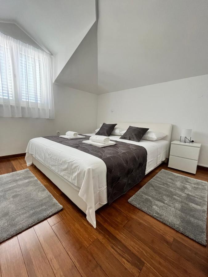 Sky - Beautiful Rooftop Apartment With Shared Pool Split Eksteriør bilde