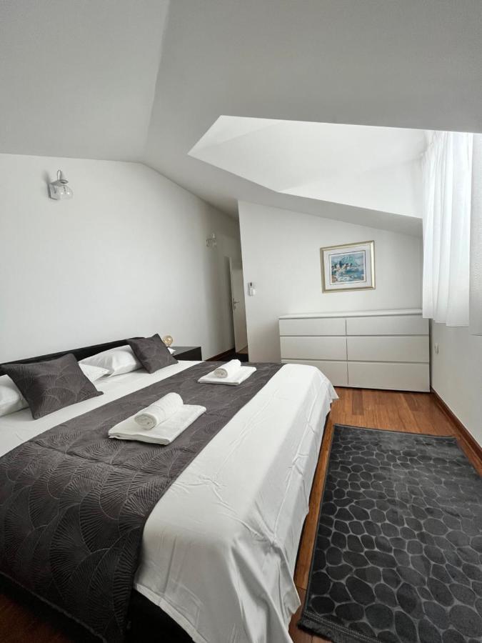 Sky - Beautiful Rooftop Apartment With Shared Pool Split Eksteriør bilde