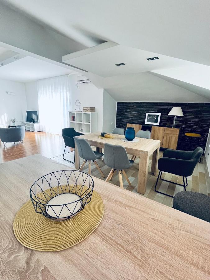 Sky - Beautiful Rooftop Apartment With Shared Pool Split Eksteriør bilde