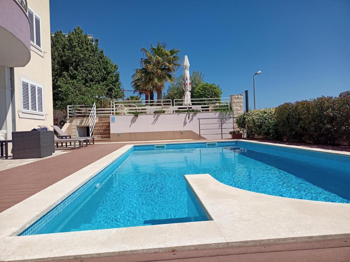 Sky - Beautiful Rooftop Apartment With Shared Pool Split Eksteriør bilde